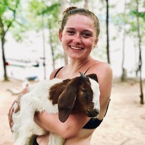 Meet your Posher, Nicole